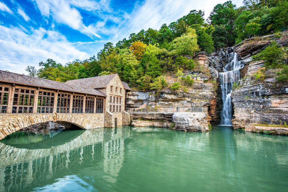 Get outdoors this spring with these exclusive tours and activities at Dogwood Canyon Nature Park