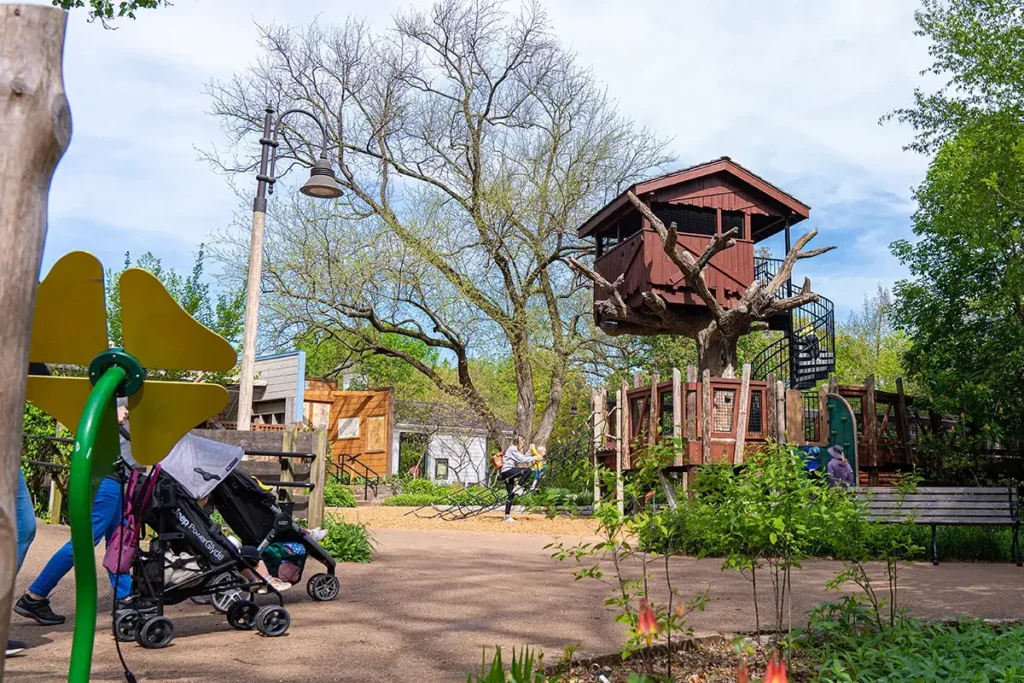 Guide to Visiting Missouri Botanical Garden in St. Louis with Kids