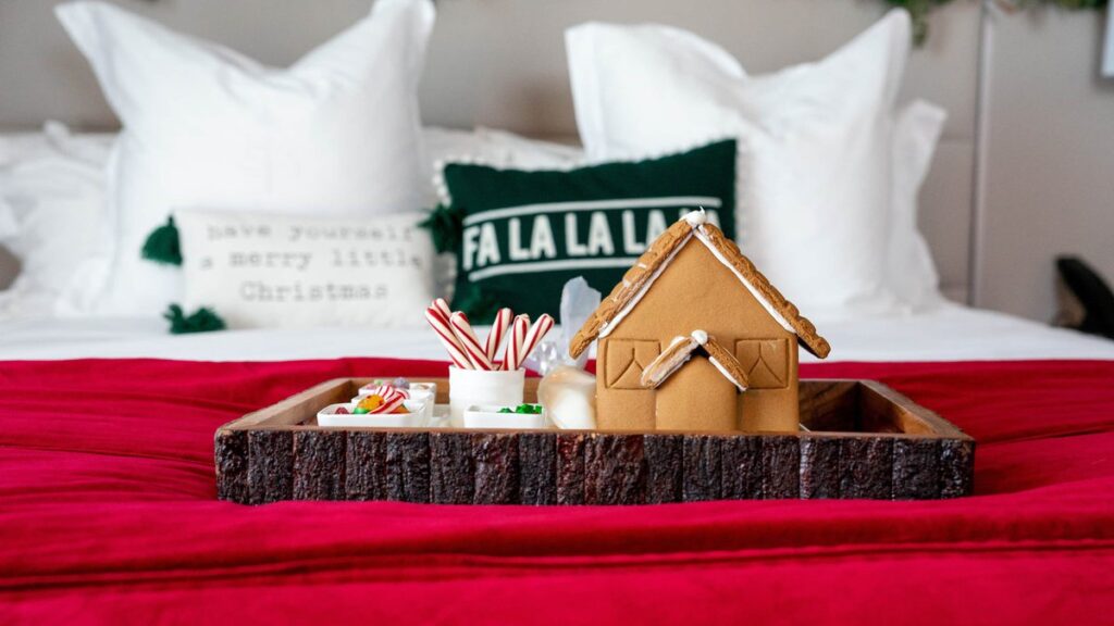 6 festive holiday hotel packages for families in St. Louis